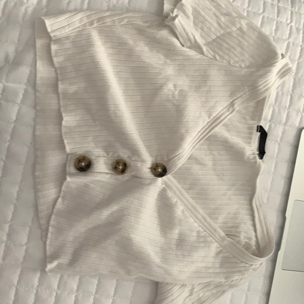 Cropped bottom down shirt